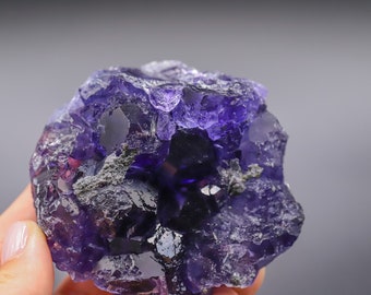 Fluorite di tanzanite viola scuro proveniente dal Fujian, Cina