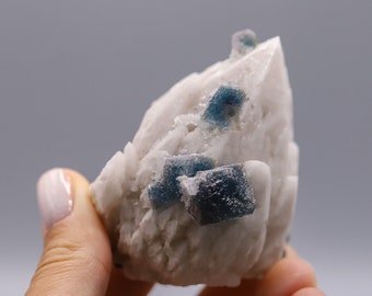 黄岡梁産ホワイトキャンドルクォーツとライトブルーフローライト