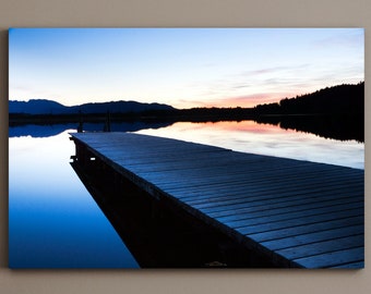 Muelle de madera Lago tranquilo Reflejo Puesta de sol Lienzo mate grande Impresión fotográfica Listo para colgar Arte de la pared