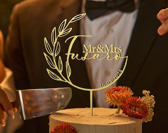 Gold wedding cake topper, Personalized Wreath Wedding cake topper, Custom name cake topper, Mr Mrs Cake Toppers for Wedding, Anniversary