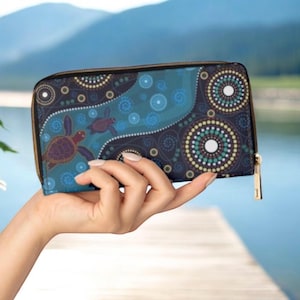 Cartera con cremallera de tortuga marina - Clutch de mandala oceánico con estampado de tortuga / Cartera de pulsera costera para mujer / Monedero bohemio con forma de tortuga