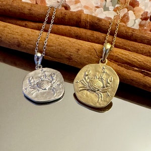 Srebrny naszyjnik z rakiem, pozłacany wisiorek z rakiem, biżuteria ze znakiem zodiaku, złoty naszyjnik z zodiakiem, prezent urodzinowy, zawieszka z rakiem w kształcie monety