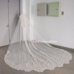 Light Gold Sparkly Beading Veil, Shinny Beading Sequins Wedding Veil, Special Cut Bridal Veil, Elegant Special Cut Veil for Bride, Sparkle