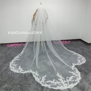 Sparkle Sequins Leaf Lace Wedding Veil, Sparkly Scalloped Wedding Veil, Leaf Vine Lace Scallop Edge Veil for Bride, Dreamy Leaf Bridal Veil