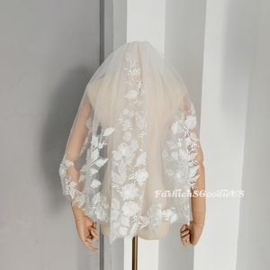 Elegant Flowers Wedding Veil, Flower Lace Bridal Veil with Metal Comb, One Layer Bridal Veil, Fingertip Length Wedding Veil, Custom Length
