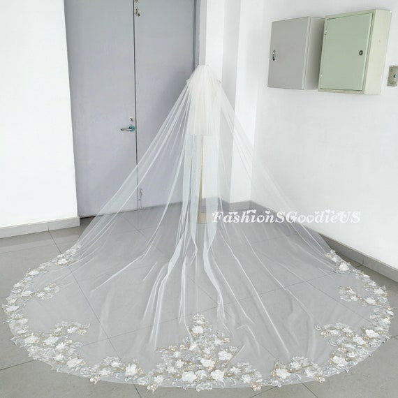 Jaxie Elegant Bridal Veil with 3D Floral Appliqués with Pearl Cascading 3D Floral Mid-Length Veil | David main image 2