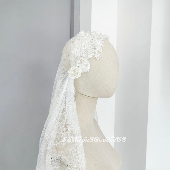 Wedding veil. Juliet cap style. Exquisite Antique. Hand made gorgeous. Lace Bridal Cap, Juliet Cap Veil, Retro Style Wedding Veil  main image 3