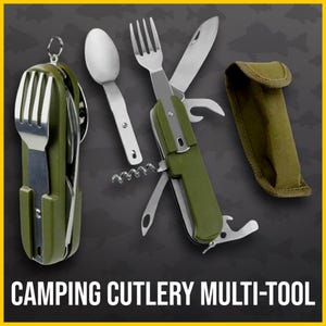 Puede incluir: Un juego de herramientas múltiples de cubiertos de camping con un mango verde y un tenedor, cuchara y cuchillo plateados. El juego incluye un sacacorchos, un abridor de botellas y una funda de transporte verde. El texto "CAMPING CUTLERY MULTI-TOOL" se muestra en la parte inferior.