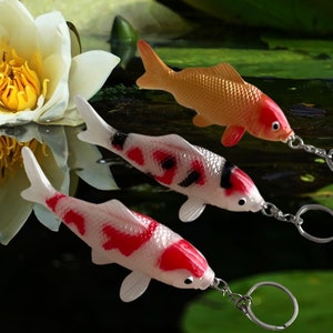 Koi Karpfen Schlüsselanhänger. Koi Fisch Schlüsselanhänger. Großer Koi Karpfen Schlüsselanhänger. Angeln Schlüsselanhänger. Koi in bunten Farben.