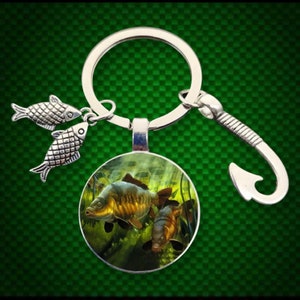 Llavero de pesca de carpas. Regalo para pescadores. Regalo de pesca. Pesca. Pesca de carpas. Día del padre... Relleno de calcetines. ¡Simplemente un pequeño detalle!