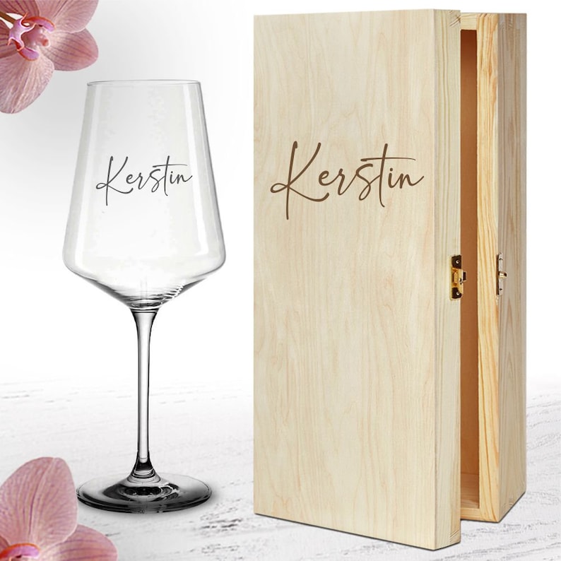 Weinglas mit Gravur Dein Wunschname Geschenkidee moderne Schrift Geburtstag Weihnachten optional mit Holzbox Glas + Kiste