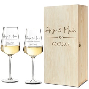 Hochzeitsgläser Weingläser Riesling zur Hochzeit Zierherz optional mit Erinnerungsbox persönliche Geschenke Gläser mit Holzkiste