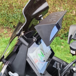 Quadlock Compatible Sun Visor - ideal for motorcycles fits iPhone, Samsung etc
