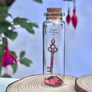 Jubiläumsgeschenk, Jubiläumsbaumwolle oder Valentinstag Schlüssel zu meinem Herzen und personalisierte Nachricht in einer Flasche, fügen Sie einen Origami-Geschenkhinweis hinzu