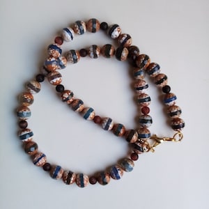 Ketting gemaakt met agaat dzi kralen 10 mm en agaat 6 mm / 59 cm lengte 69 gr