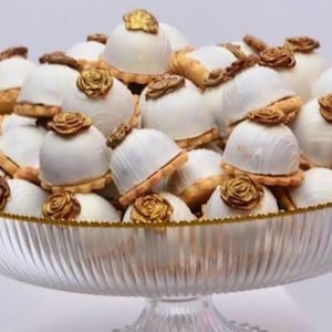 gâteau tradizionale/chbakiya marocaine/gâteau center de table à un goût très délicieux et gourmand da 500g