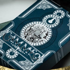 Cammeo 高級トランプ。職人と彫刻家からインスピレーションを得た希少な限定版