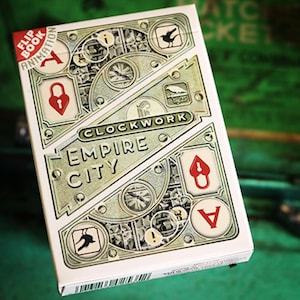 Jeu de cartes mécanique art déco. Cartes à jouer de luxe Art déco.