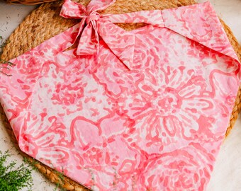 Rosa blommig handblocksbandana i bomull | Sommarhalsduk med knytband för kvinnor
