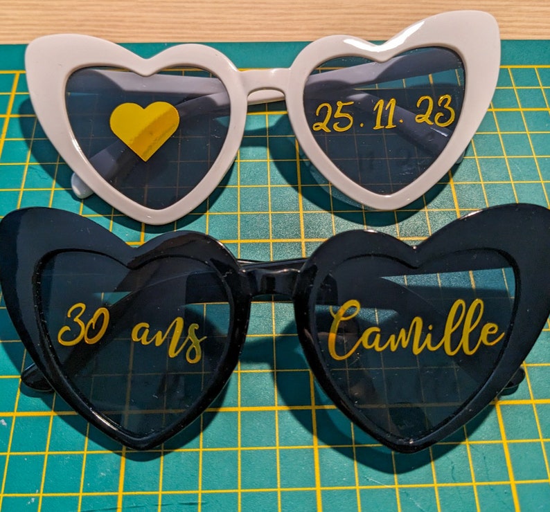 Lunettes de soleil personnalisées pour mariage accessoire photo evjf stickers lunettes soleil anniversaire lunette soleil coeur image 9