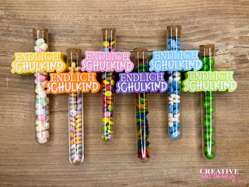 Endlich Schulkind Geldgeschenk - Einschulungsgeschenk - Kleinigkeit zum Schulbeginn - Reagenzglas mit 3D Deko Aufschieber mit den Worten „Endlich Schulkind“ befüllt mit Bonbons oder zum Selbstbefüllen - auch eine tolle Idee für die Schultüte