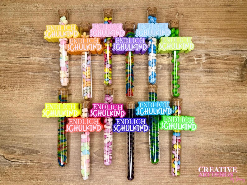 Endlich Schulkind Geldgeschenk - Einschulungsgeschenk - Kleinigkeit zum Schulbeginn - Reagenzglas mit 3D Deko Aufschieber mit den Worten „Endlich Schulkind“ befüllt mit Bonbons oder zum Selbstbefüllen - auch eine tolle Idee für die Schultüte