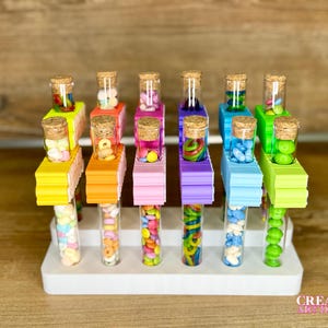 Endlich Schulkind Geldgeschenk - Einschulungsgeschenk - Kleinigkeit zum Schulbeginn - Reagenzglas mit 3D Deko Aufschieber mit den Worten „Endlich Schulkind“ befüllt mit Bonbons oder zum Selbstbefüllen - auch eine tolle Idee für die Schultüte