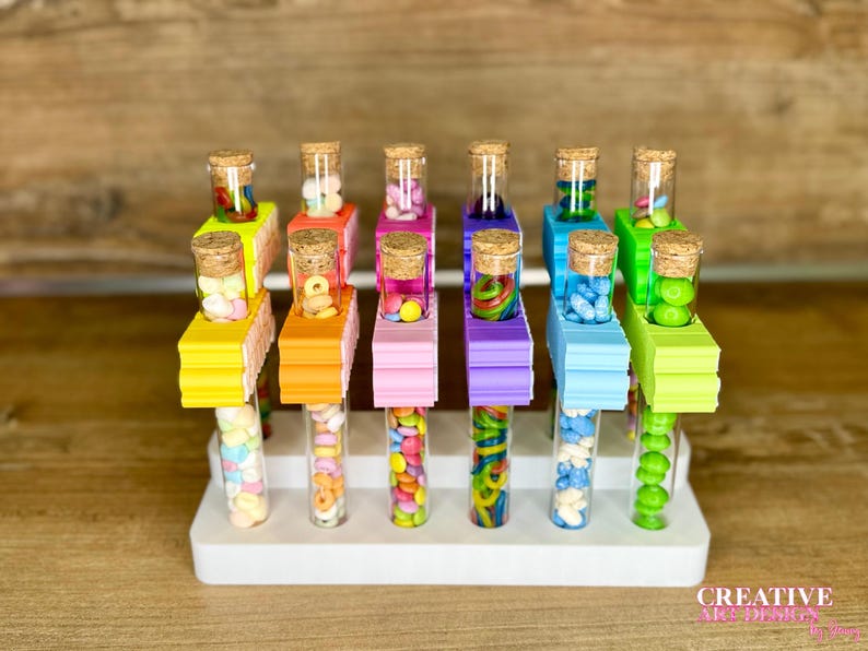 Endlich Schulkind Geldgeschenk - Einschulungsgeschenk - Kleinigkeit zum Schulbeginn - Reagenzglas mit 3D Deko Aufschieber mit den Worten „Endlich Schulkind“ befüllt mit Bonbons oder zum Selbstbefüllen - auch eine tolle Idee für die Schultüte