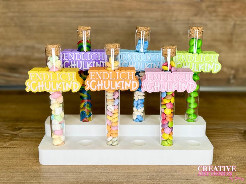 Endlich Schulkind Geldgeschenk - Einschulungsgeschenk - Kleinigkeit zum Schulbeginn - Reagenzglas mit 3D Deko Aufschieber mit den Worten „Endlich Schulkind“ befüllt mit Bonbons oder zum Selbstbefüllen - auch eine tolle Idee für die Schultüte