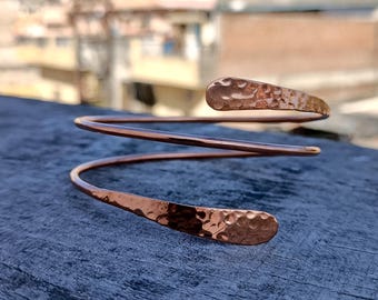 Puur koperen armband, handgemaakte armband, koperen gehamerde armband, sierlijke armband, vrouwenarmband, koperen sieraden, stapelbare armband, boho-armband