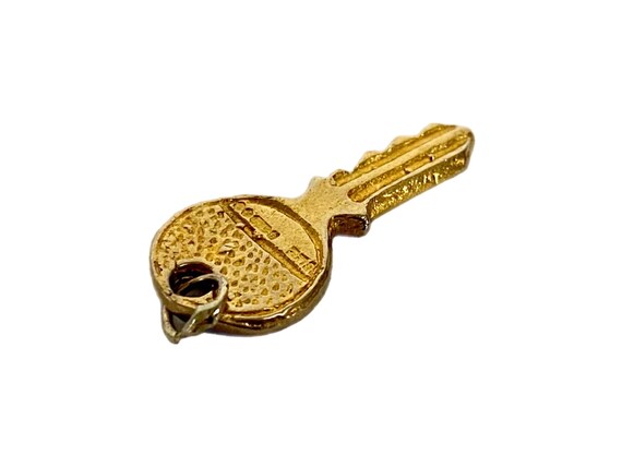 Vintage 9ct Gold Yale Key Charm, New Home 9K Pend… - image 4