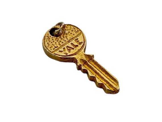 Vintage 9ct Gold Yale Key Charm, New Home 9K Pend… - image 1