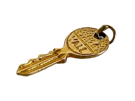 Vintage 9ct Gold Yale Key Charm, New Home 9K Pend… - image 2
