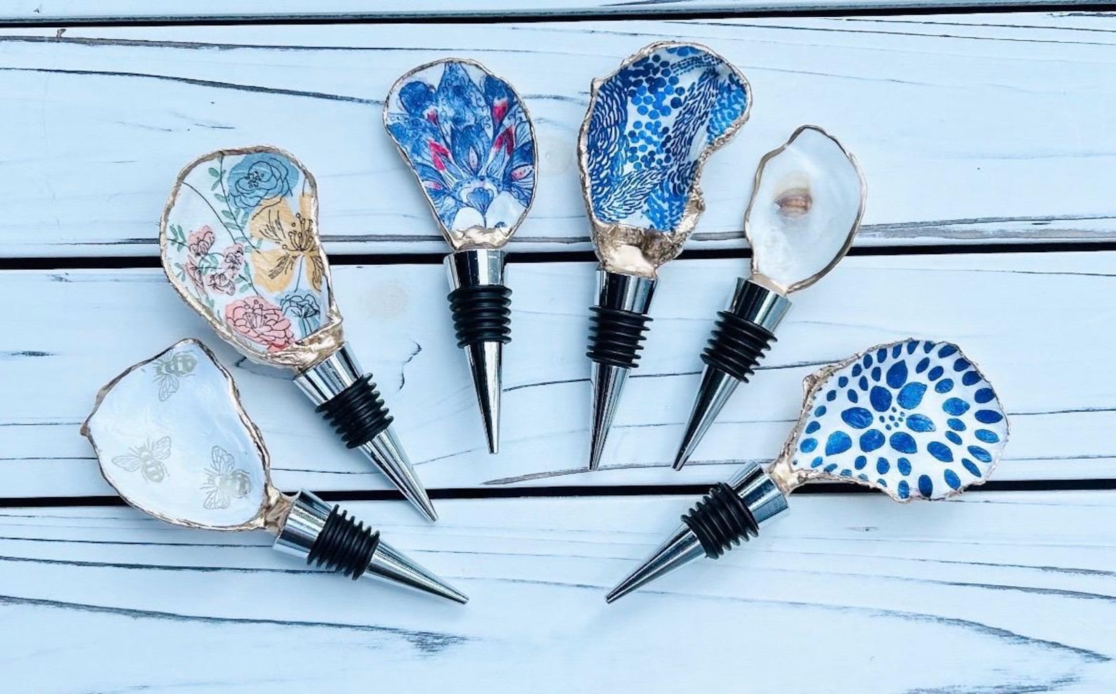 Oyster Shell Wine Bottle Stopper, Unique Hostess Gifts, Beach Themed Wedding Gift, Bridesmaid Gifts, Housewarming Gift, Beach Decor, Favors - Style 2