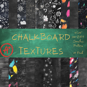 以下が含まれることがあります： さまざまなデザインの黒板テクスチャのコレクション。画像には、「CHALKBOARD TEXTURES」という文字と「12"x12"」および「300 DP7」の寸法が記載された緑色の黒板が表示されています。テクスチャには、手描きの落書きや筆致が含まれています。