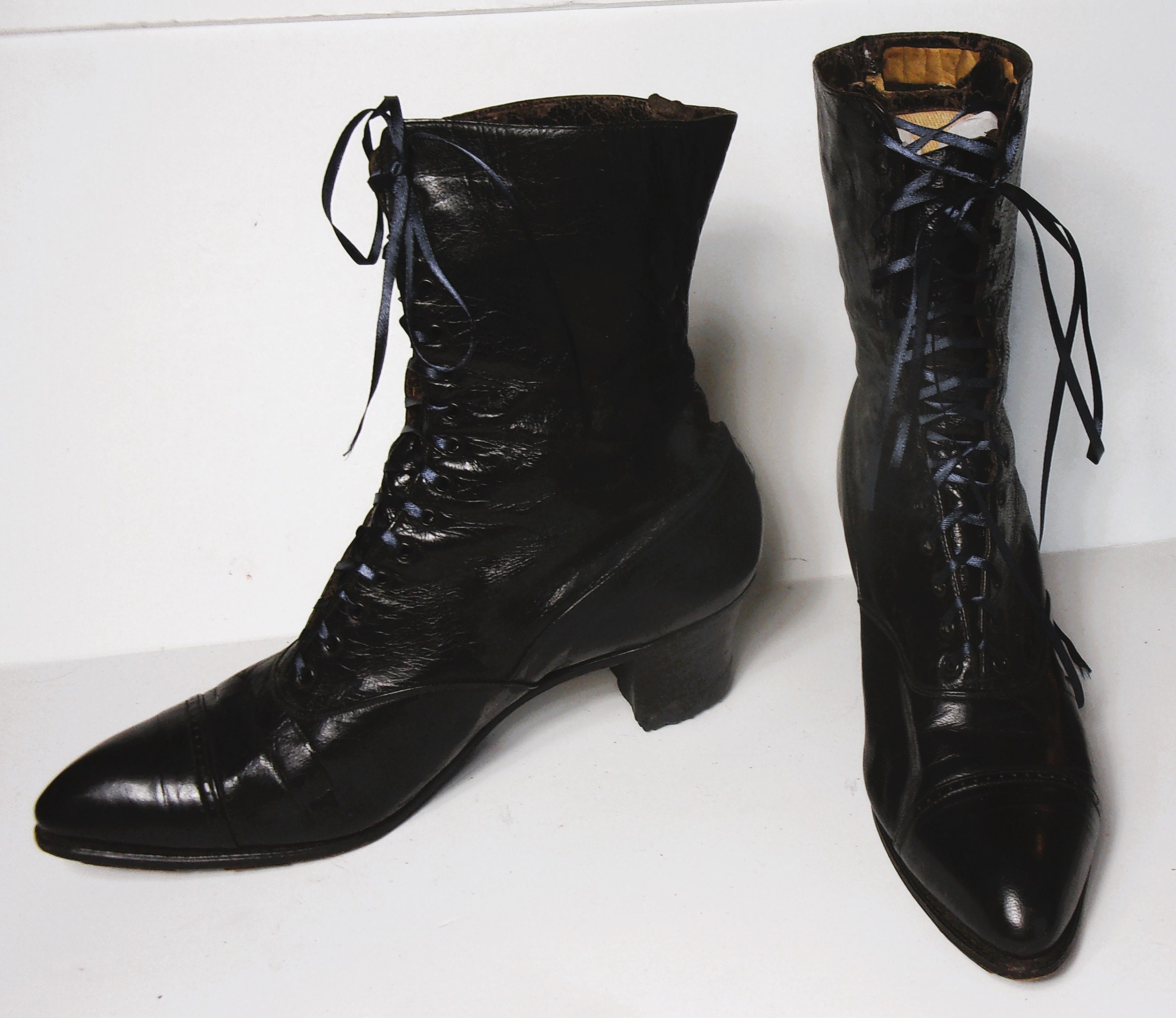 Antique Stylish Stout Black Leather Victorian Edwardian Era Women's