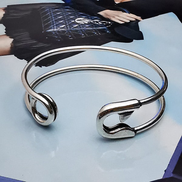 Vintage Mewanry Silver Safety Pin Noué Bracelet: Nouvelle tendance de la mode pour les bijoux de fête élégants et les cadeaux d'anniversaire pour les femmes