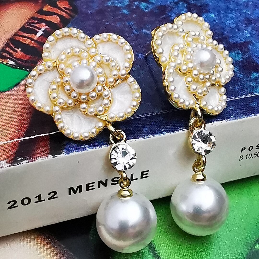 Camellia Pearl Drop Earrings Charm Elegant Black White Flower Dangler Women Party Trend Style Gift Chic Jewelry