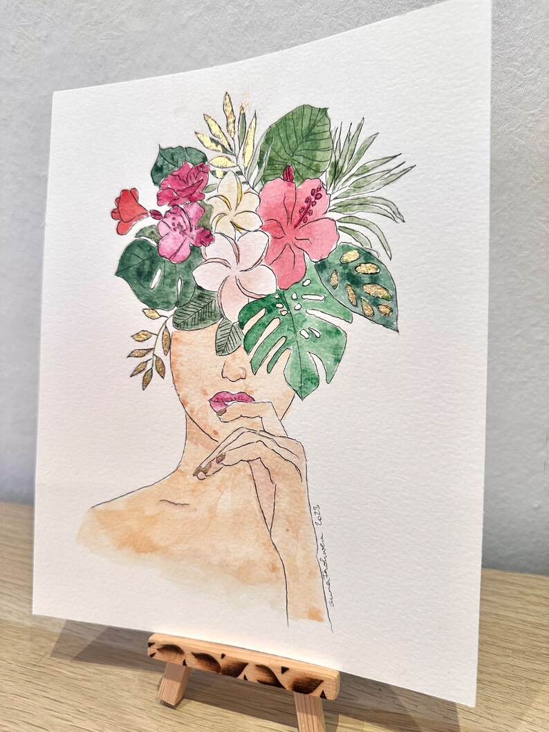 Aquarelle peinte à la main avec feuille d'or Femme avec coiffe florale image 4