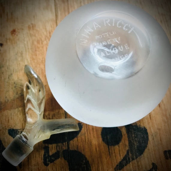 Lovely Vintage Lalique Nina Ricci Frosted Glass A… - image 4