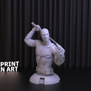 Peut inclure: Buste de Deadpool imprimé en 3D en blanc, tenant une épée d'une main et un gantelet avec des gemmes de l'autre. Le buste est sur une base circulaire. Le texte "3DPRINT FAN ART" est visible dans le coin inférieur gauche de l'image.