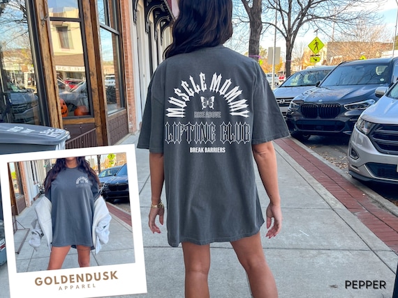 Muscle Mommy Shirt, Fitness Shirts, Workout Shirts, Oversized Gym Shirt, Powerlifting, Gym Tshirt, Gym Wear, Gym Apparel, Gym Mom, Gym Gifts