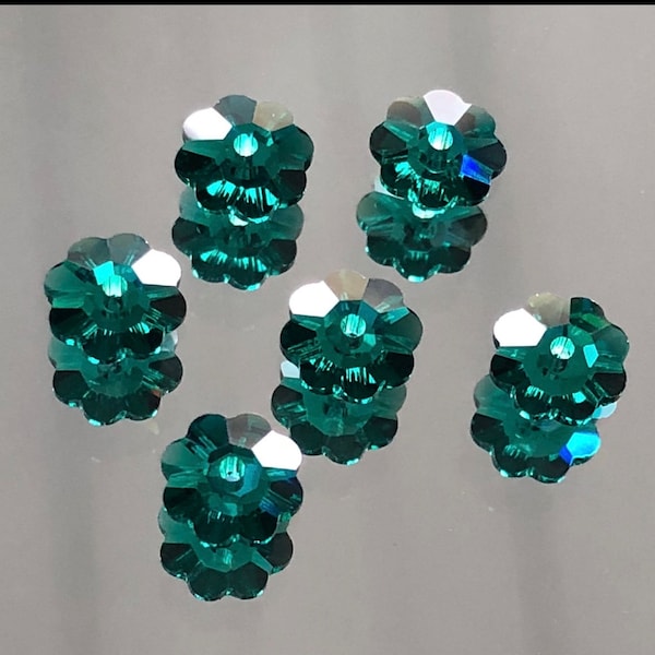 Swarovski Crystals - Choice of 6, 8 or 10 Swarovski Margarita Flowers - Emerald Green - Packages of 12 or 24 Beads (#686)