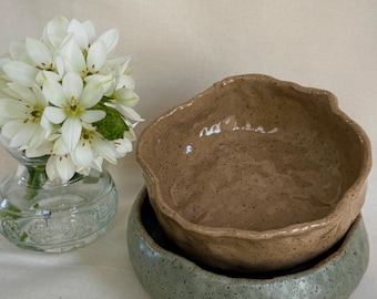 Handbuilt Speckled Ceramic Nesting Bowls – Organic Wabi Sabi Tableware