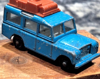 Land Rover Safari Matchbox Lesney No. 12 de la década de 1960. Basado en el Land Rover Gen II de 1965.