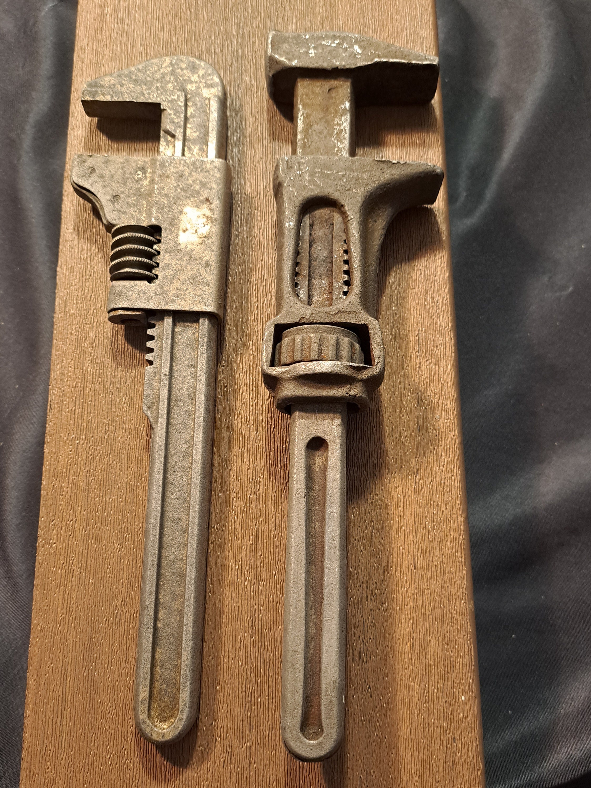 Two HARVESTER Pipe Wrenches 2E 9 Wrench Steel Tool INTERNATIONAL