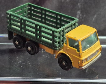 Camión Dodge Stake de los años 60, Matchbox Lesney n.° 4, cabina amarilla, caja de estacas verde, juguete vintage