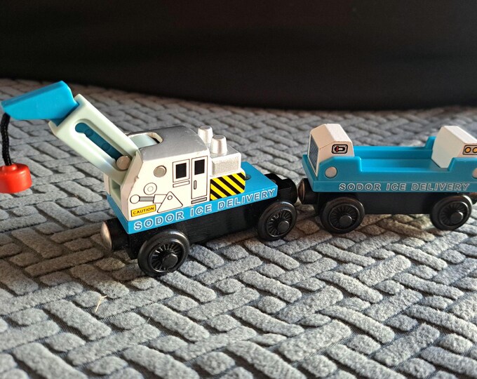 Thomas Rotating Set Thomas & Friends ICE Crane With Cargo Car 2003 Thomas Wooden Railway ...