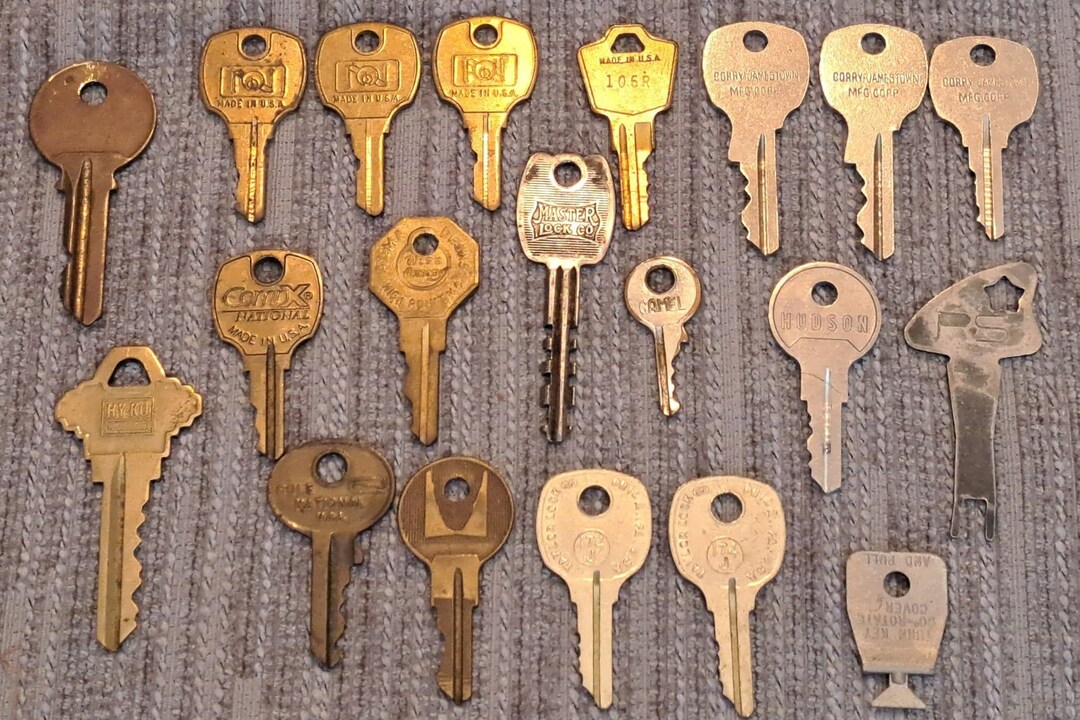 KEYS Metal Old Assorted Lot Master Key Hudson National Mixed