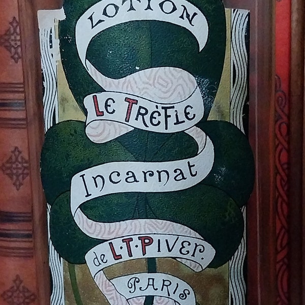 Alte Flasche von L.T. Piver Le Trèfle Incarnat.